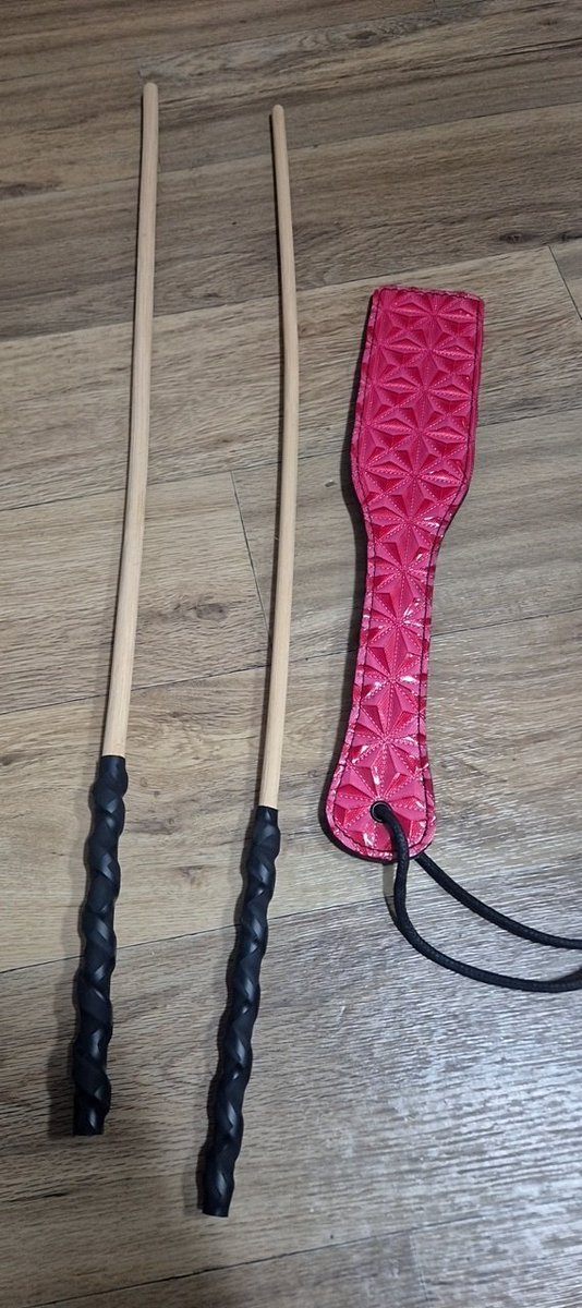 현재 가지고 있는 스팽도구들 키가 생기면 도구들이 더 늘어나겠지~~~
#스팽키 #펨키 #cd섭키