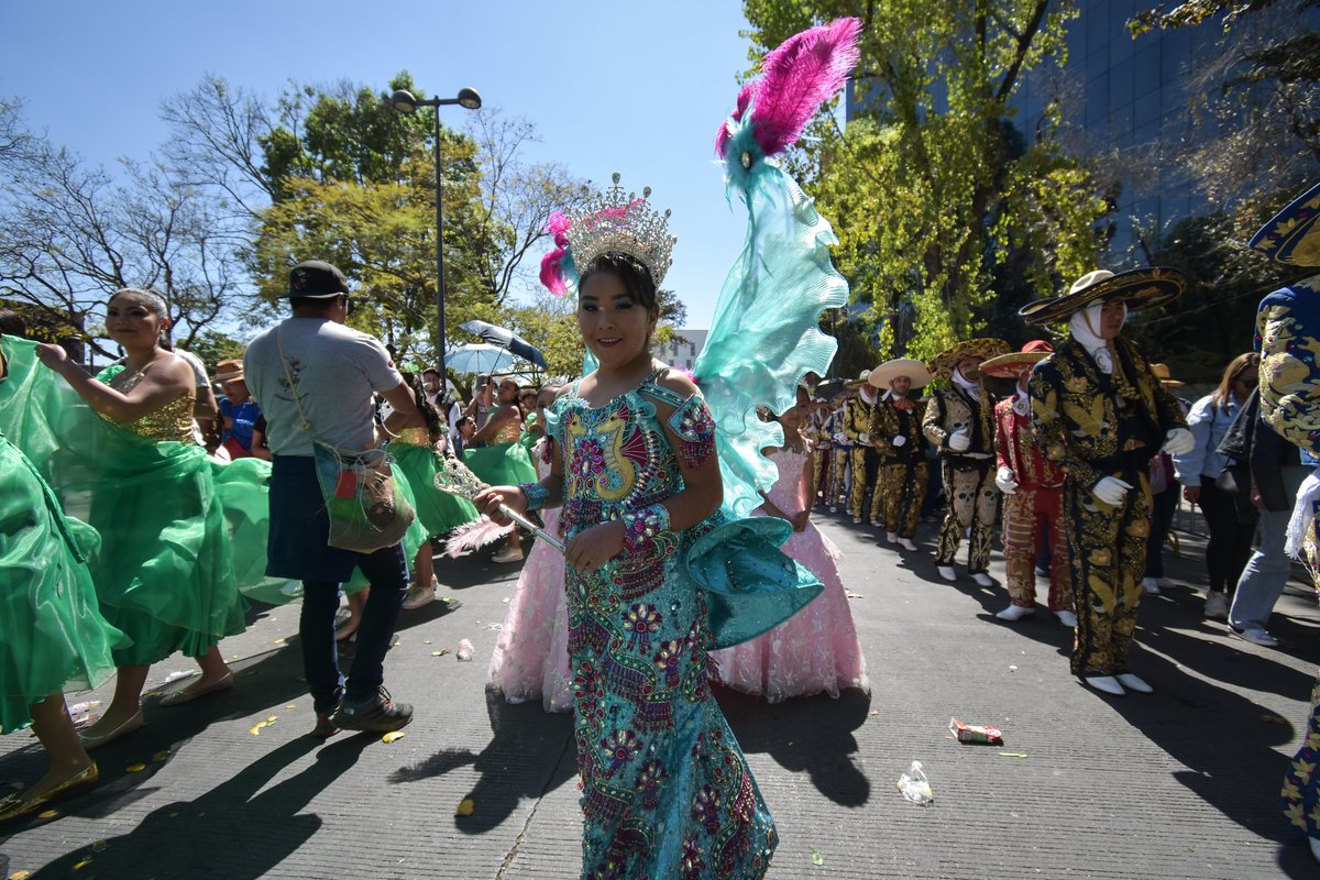 ¡Llega el segundo Carnaval de Carnavales a la Ciudad de México!🎉
<a href="/CulturaCiudadMx/">Secretaría de Cultura de la Ciudad de México</a> te invita a celebrar la riqueza cultural de los pueblos y barrios de la ciudad, este sábado 8 de febrero, a partir de las 15:00, en un recorrido desde el Monumento a la Revolución hasta el Zócalo.