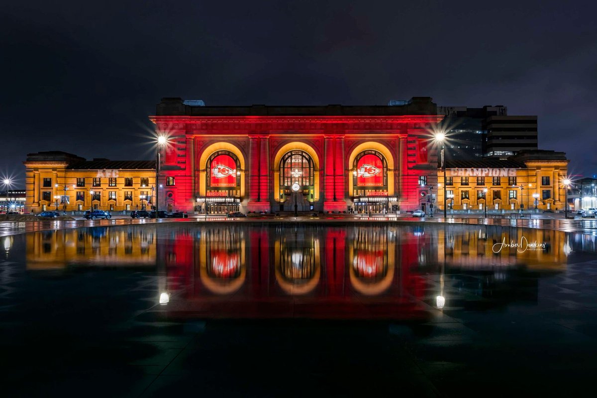 Chiefs Kingdom at Union Station ❤️💛

Photos by Amber Dawkins Photography