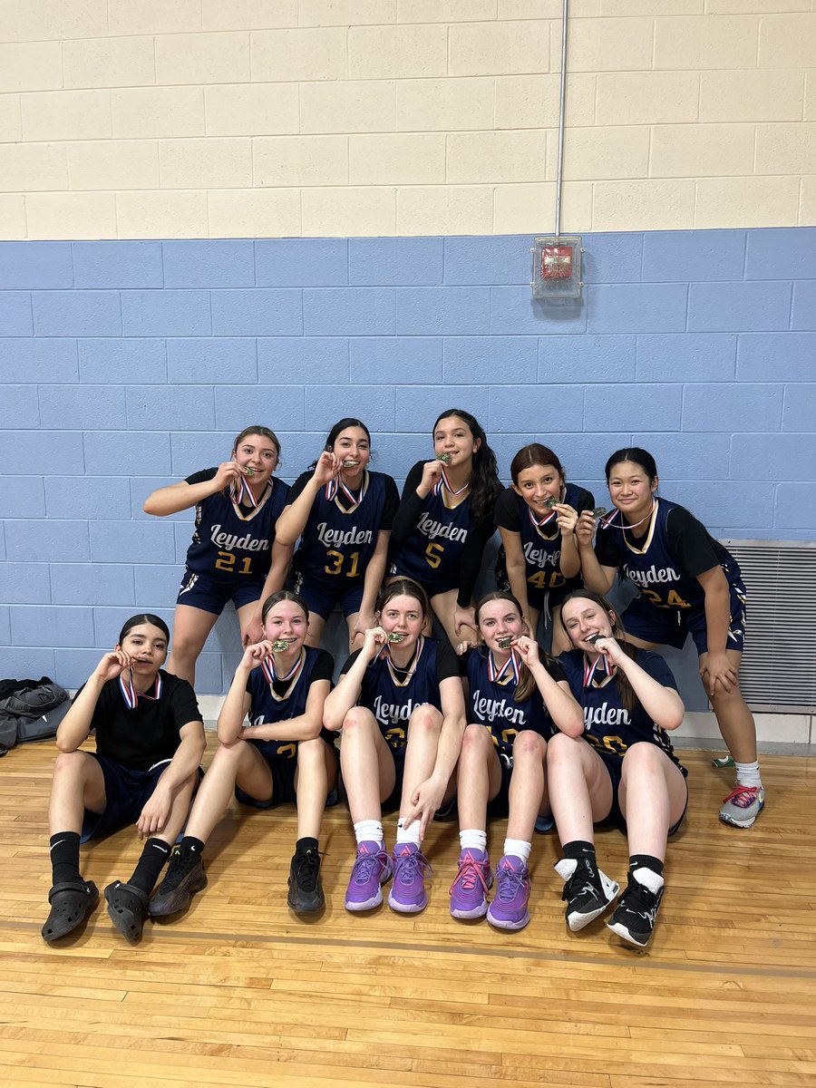 Conference sweep. Freshmen 🦅 🏀 close conference play 10-0 with a win over Willowbrook. Last game on Tuesday vs DGN to end a historic year!
#leydenpride
