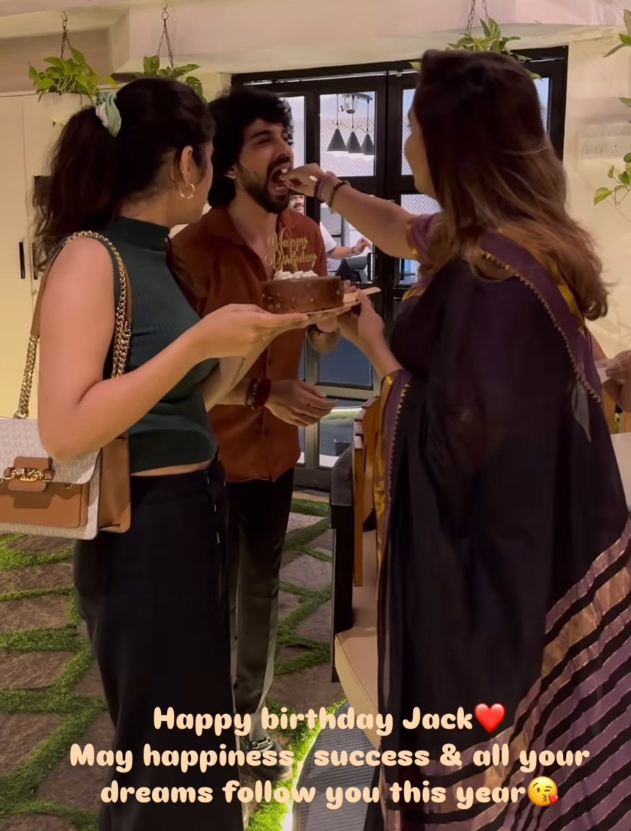 SivaArusan's tweet image. May your birthday 🎂 be the start of a year filled with new opportunities, accomplishments and endless joy ma #HBDjac 🎂🥳💜🫡🤗, Happy Saturday Morning Everyone 🌤️💜🫶🤗🫡
#BiggBossTamilSeason8 #Goagang 🍫☕️🔥🔥🔥