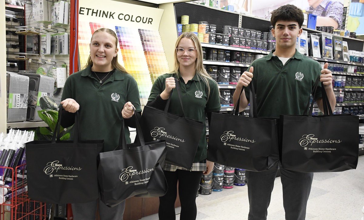 Holy Cross tweet media