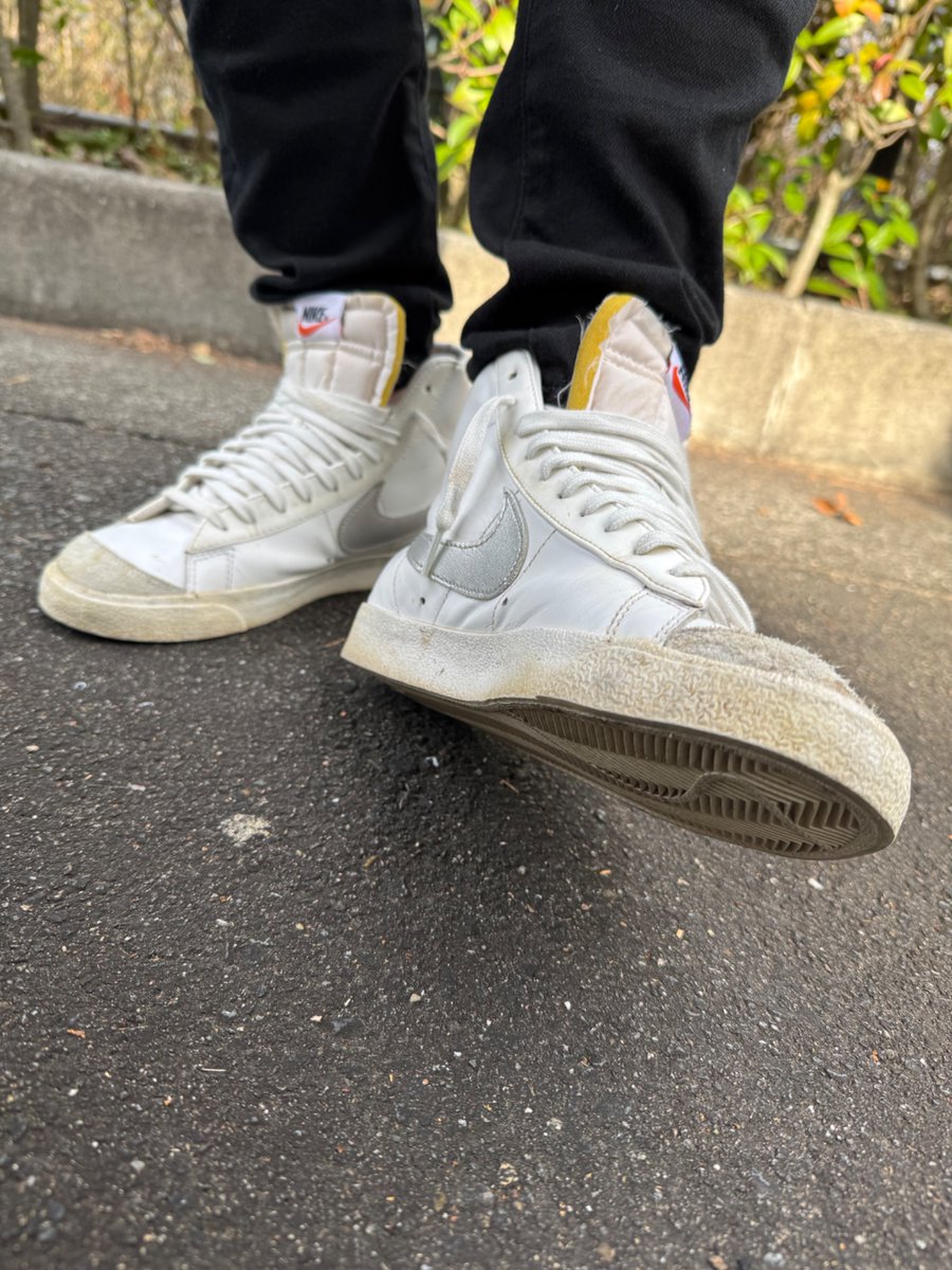 sneaker like tweet media