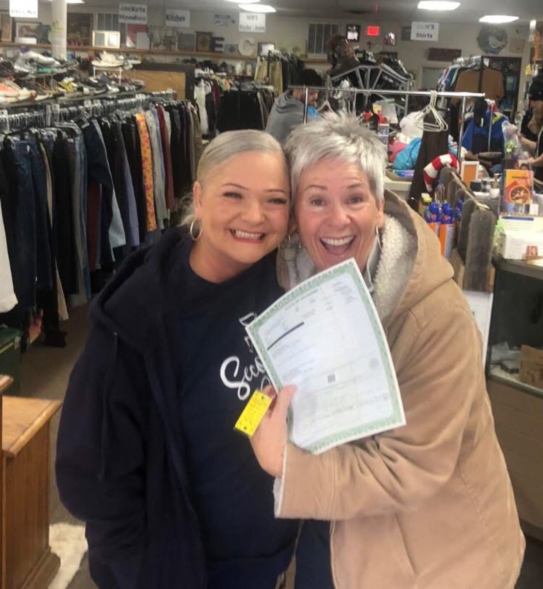 mcgfoundorg's tweet photo. ministry since that day. 

We are thrilled to share our foundation was able to gift a 20 foot box truck to Second Chances today! Delisa’s group provides 300 people lunch each day and she impacts people on an hourly basis with the love and care of Jesus Christ. https://t.co/XcNoXDEP7t