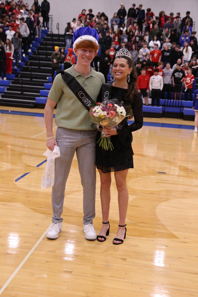 Cambell Grosdidier and Jaeger Hicks are your Court Warming Queen and King!

🗣️ Proud of you!!