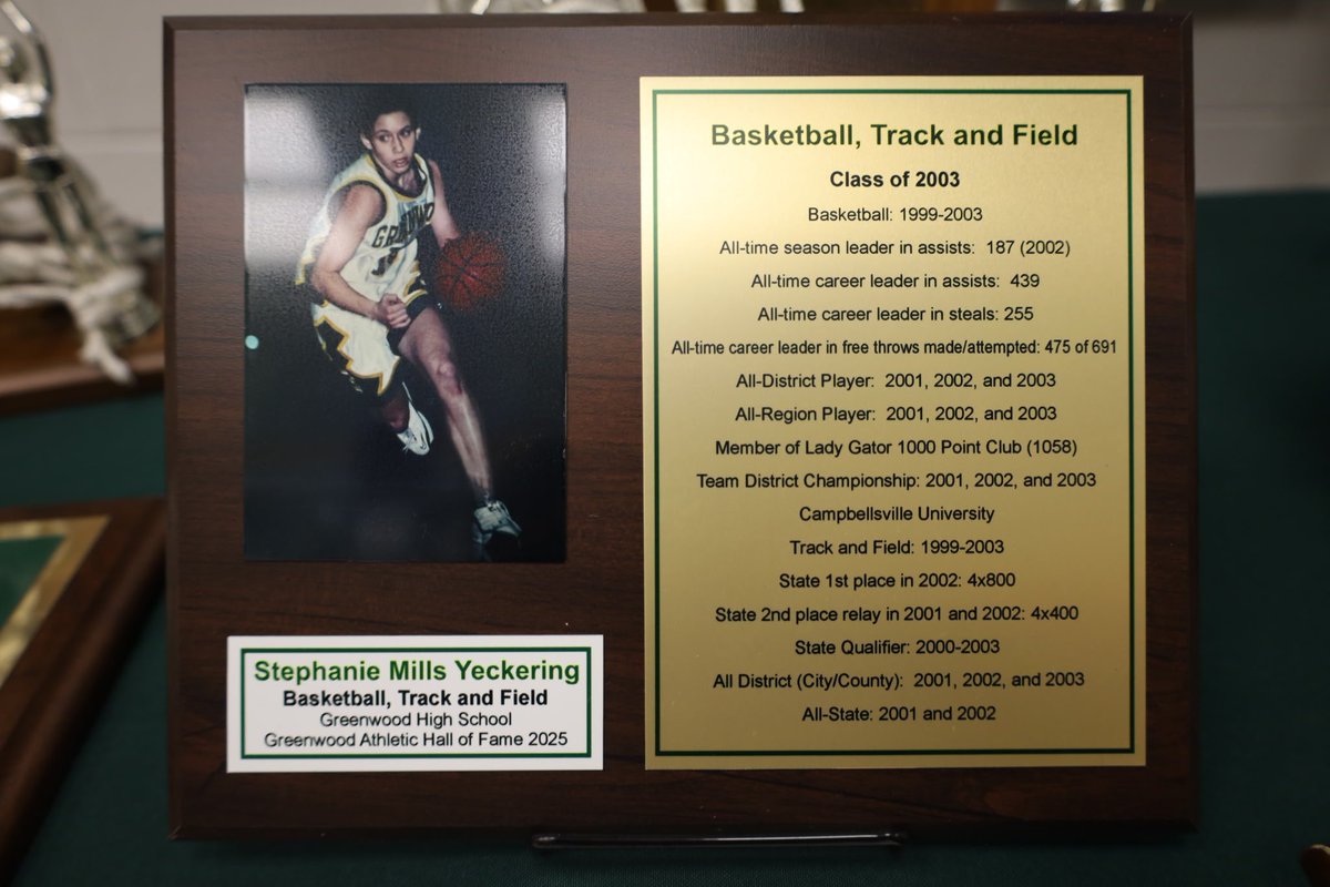 SouthWarrenHS's tweet image. Spartan Shoutout to Stephanie Yeckering for being inducted into the GHS Hall of Fame!!! #NextLevelOfGreatness