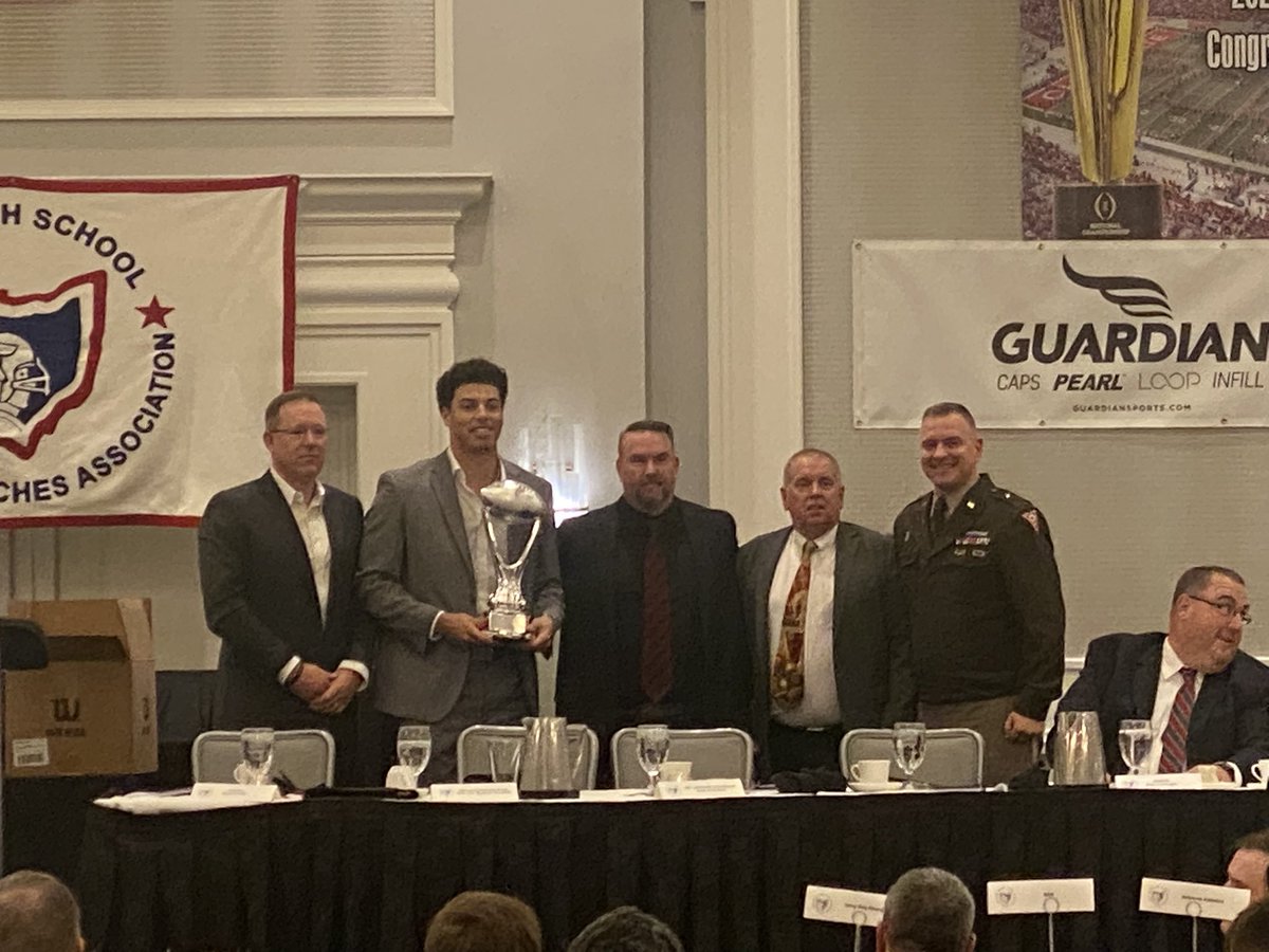 America’s Greatest Football Clinic

OHSFCA Awards Banquet - Art Teynor Player of the Year Award

Tavien St. Clair