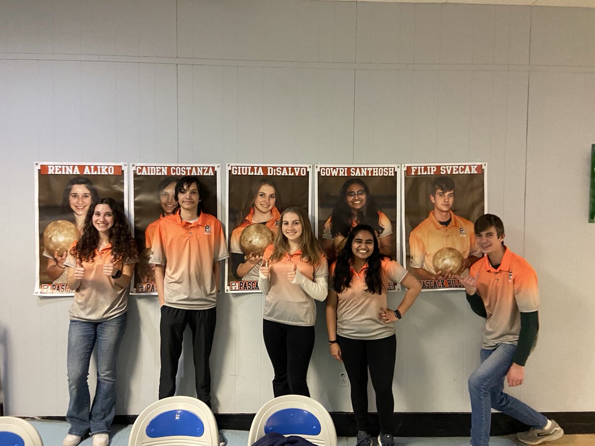 PH_Bowling's tweet photo. No winners or losers when Hills and Valley get together for senior night on the lanes. Just a celebration of two great programs and our phenomenal senior bowlers and families.  Gonna miss Giulia, Reina, Gowri, Filip, and Caiden big time for sure. https://t.co/Oc0JKUqZdQ