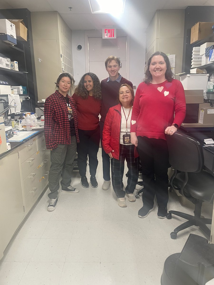#WearRedDay with Beckman lab <a href="/UMNHOT/">UMN H.O.T. Division</a> <a href="/LilleheiHrt/">Lillehei Heart Institute</a> <a href="/umnmedschool/">UMN Medical School</a> <a href="/UMNCancer/">Masonic Cancer Center, University of Minnesota</a>