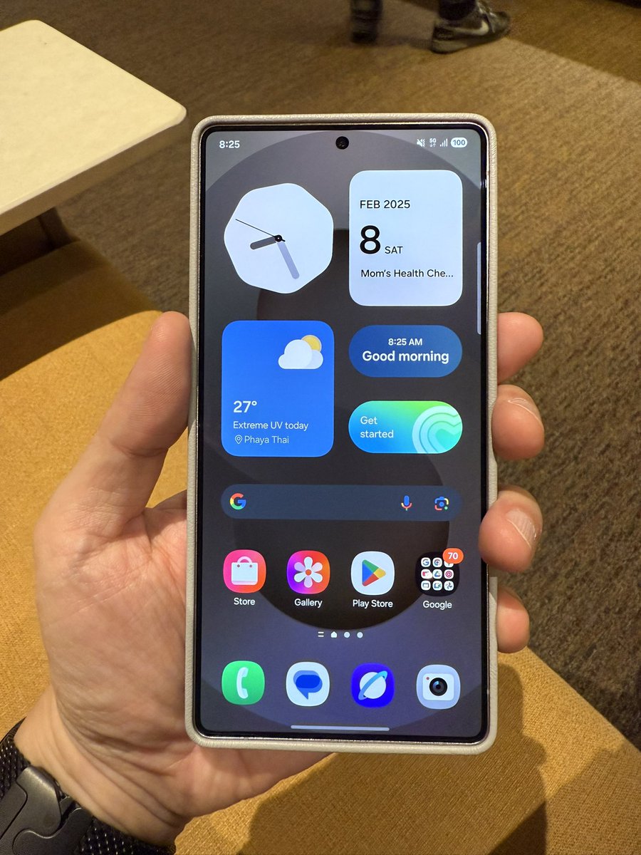 iSuperkuk's tweet image. There’s no need to wait too long for an AI-generated picture; simply take a new one. It’s faster. 🤣 #GalaxyAI  #ObjectEraser #S25Ultra #Apple #AppleIntelligence  #iPhone16ProMax #AI