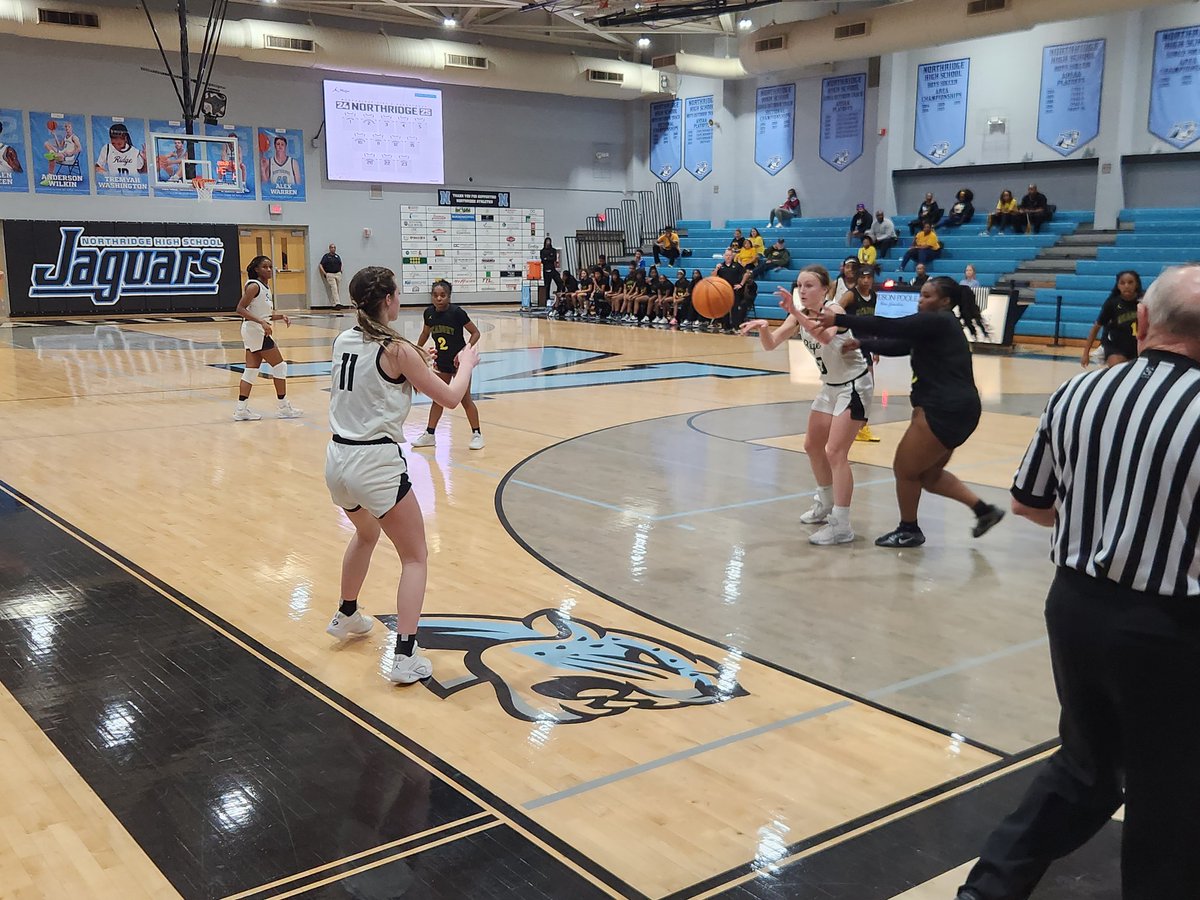WVUA23Sports's tweet photo. Final Score:
@McAdoryHoops  48
@nhsladyjagsbb  42

Yellow Jackets close the game on a 16-4 run to advance to the Class 6A Regional Tournament #SubRegional

@garyharris_wvua @wvua23 https://t.co/jkVRa46YJX