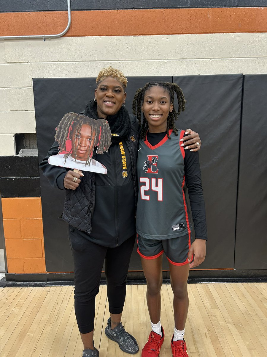 Octavia Blue (@coachoblue) on Twitter photo Pulled up w/the staff to see our β25 Signee <a href="/maddybsaucy/">Madyson Elliott</a> play her final regular season game here in Nashville, TN. Owl Nationβ¦π¦<a href="/KSUOwlsWBB/">Kennesaw State WBB</a> Future is Bright π Pulled up w/the staff to see our β25 Signee <a href="/maddybsaucy/">Madyson Elliott</a> play her final regular season game here in Nashville, TN. Owl Nationβ¦π¦<a href="/KSUOwlsWBB/">Kennesaw State WBB</a> Future is Bright π