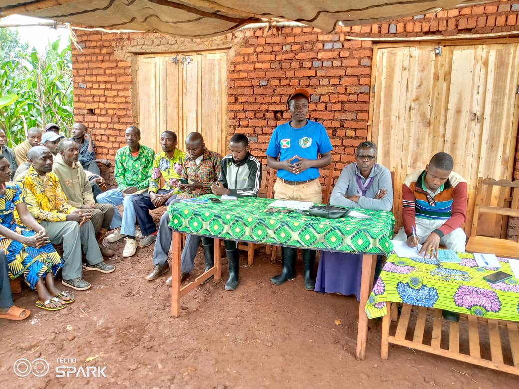 CommuneMakamba's tweet photo. #Burundi,Kur'uyu wa 7/2/2025 Nyakubahwa musitenteri wa komine nziza ya makamba mungendo amazemwo imisi zokugendera abenegihugu yagendeye imitumba3 iri muri zone kabuye ariyo Gihero,Kinoso  na Nyabigina.Aherekejwe nabaserukira ibisata bitandukanye vy'ubuzima bwa komine. https://t.co/zSdmA77xD8