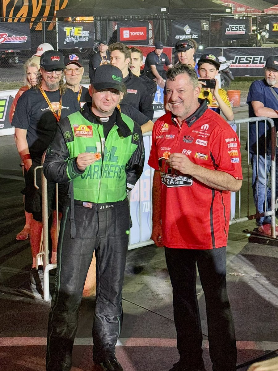 TSRnitro's tweet photo. It’s @TonyStewart against @joshharttf in Round 1 tomorrow! 

#TSRnitro | #RunItBack | @PROPromotions_ https://t.co/UwMAwaFJaf