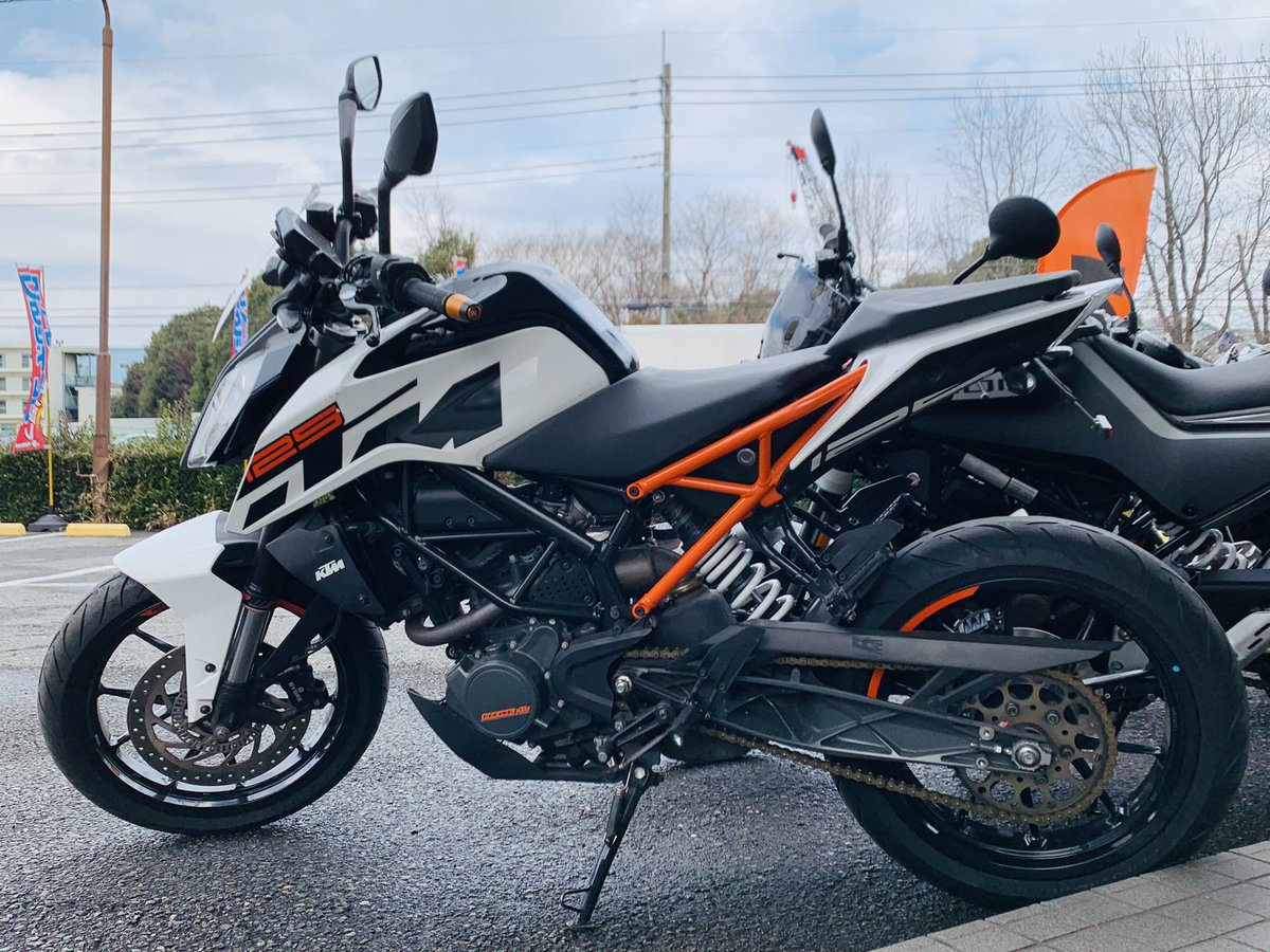 ktm_kashiwa's tweet photo. 🍊新規入荷 中古車🍊

2018年モデル
#KTM #125DUKE
街乗りからワインディングまで気軽にKTMを楽しめます🌈
390DUKEと同じボディなので125ccには見えない🥹🧡

⬇️お問い合わせはこちら⬇️
https://t.co/PUG3VZziUz

#バイク #オートバイ #千葉県 #柏市 #中古車 #DUKE #DUKELOVER #KTMLOVER #KTM柏 https://t.co/93CsZ3jcLY