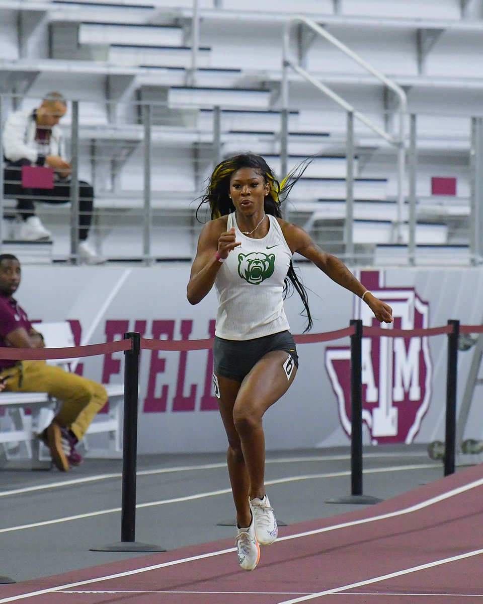 Baylor Track & Field (@baylortrack) on Twitter photo The freshmen ladies with a solid performance in the 200m! 👑
<a href="/RoyalteeBrown/">Royaltee Brown</a> grabs a top-five finish in 5th place at 23.84 and <a href="/hhannahlo/">Hannah Lowe</a> earns a new PB at 24.30 in 12th place!
#SicEm 🐻 The freshmen ladies with a solid performance in the 200m! 👑
<a href="/RoyalteeBrown/">Royaltee Brown</a> grabs a top-five finish in 5th place at 23.84 and <a href="/hhannahlo/">Hannah Lowe</a> earns a new PB at 24.30 in 12th place!
#SicEm 🐻