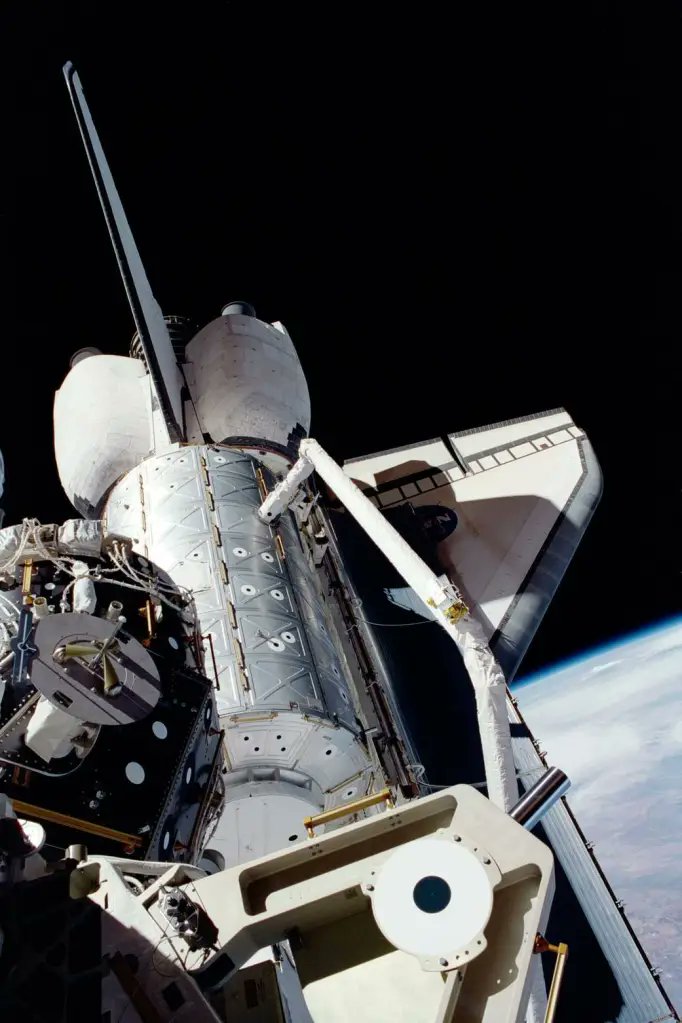 Astro_127's tweet image. It was 24 years ago today.  STS-98 on Atlantis! Destiny Lab to ISS. Great Mission. Awesome crew! @NASA @NASA_Astronauts @NASAhistory @ISS_Research
