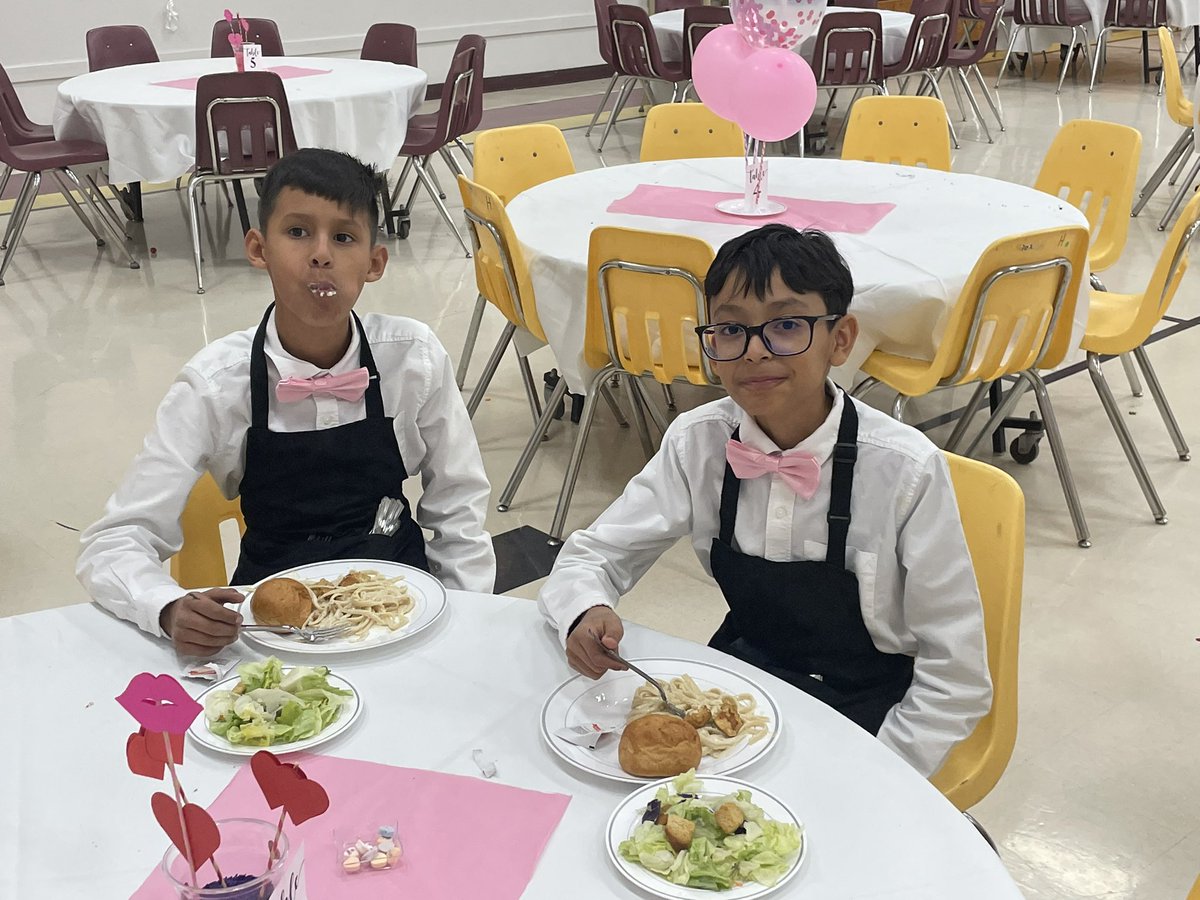 Greg M Hatch (@hueco_es) on Twitter photo Best wait staff in the city - bar none ☀️☀️Thank you <a href="/Hueco_ES/">Greg M Hatch</a> #NEHS Boys for stepping up and taking care of our Father’s and Daughters #WelcomeToTheSolarSystem #SUNvengersAssemble Best wait staff in the city - bar none ☀️☀️Thank you <a href="/Hueco_ES/">Greg M Hatch</a> #NEHS Boys for stepping up and taking care of our Father’s and Daughters #WelcomeToTheSolarSystem #SUNvengersAssemble