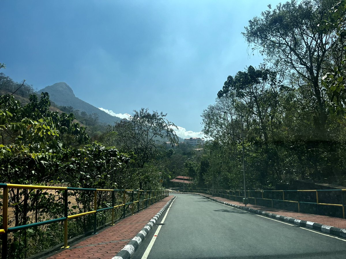 AdhesionLab's tweet image. Not too many campuses in the country that can match @tvmiiser for all its natural beauty. It’s been a warm day here, with the science and conversations being equally great. Looking forward to day 2 of FSiB.