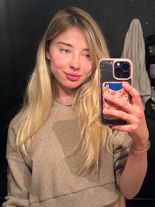 Watch Haley Reed✨$6 onlyfans✨'s leaked NSFW photo on TwXstars