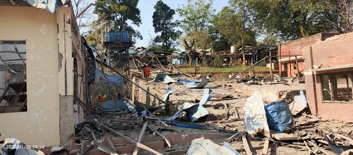 On Jan 25, Myanmar’s terrorist military junta carried out an airstrike on Kyaukme Hospital, killing three people, including a nurse and a staff member. More than 20 civilians were injured, and the hospital was completely destroyed. go.nugmyanmar.org/5c57d6d9
#WhatsHappeningInMyanmar