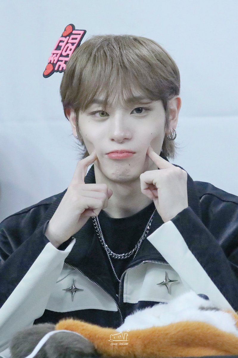 250208 라이징스타  팬싸

#XLOV #엑스러브 #HARU #하루
