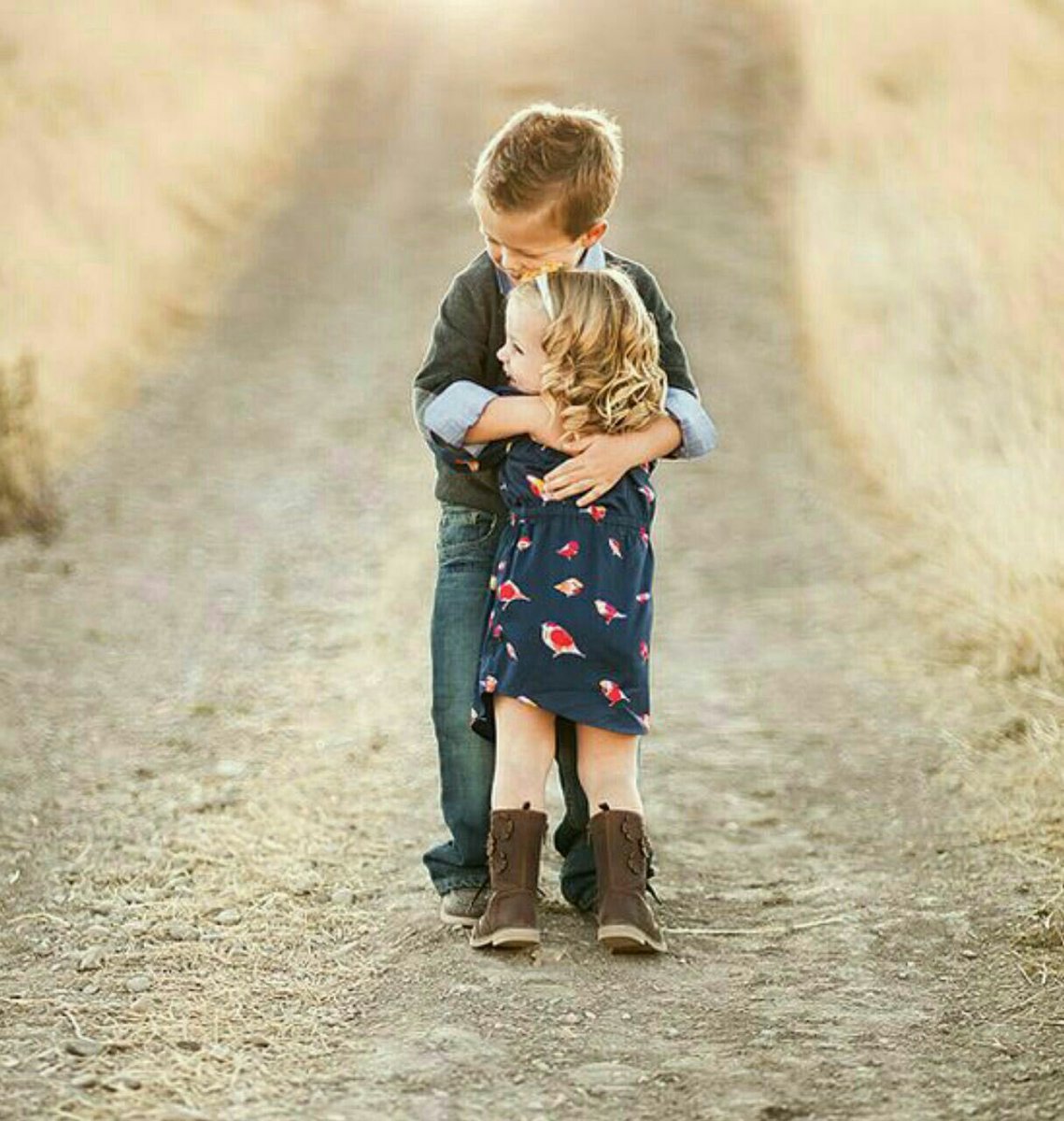بعض الكلمات خلقت لتقال مرة واحدة لشخص واحد ثم لا يكون لها معنى بعدها♥️