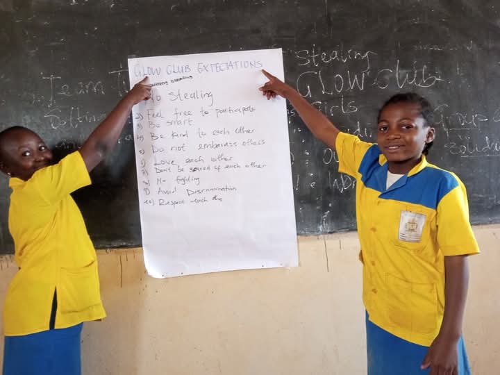 Wesad_Cameroon's tweet photo. @Wesad_Intl 
We had an amazing welcome session with our new GLOW girls, sharing visions, inspired leadership discussions, brainstormed initiatives, and empowering our communities. Their enthusiasm was contagious. We're excited to see the impact we'll create together
 #GLOWClub https://t.co/ejzt7ySpH6