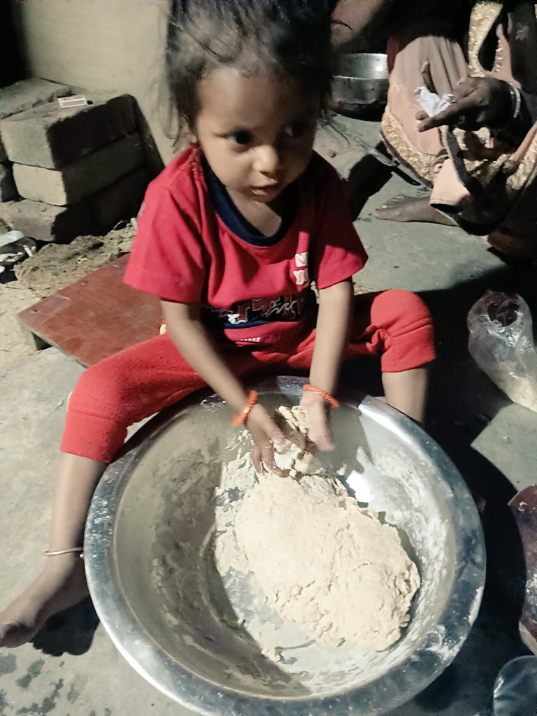 kabilnews's tweet photo. घर की बड़ी #बेटी होना कोई #आसान बात नहीं हैं……!! 🥰

#कुछ लोगों को #जिम्मेदारियां वक़्त से पहले ही #बड़ा कर देती है.…!! 🧐

#Newtopia #NewtopiaOnPrimeVideo #PlayStation #BBMzansi #ibes #netsat #DelhiElections2025 #LISAxBornAgain #netsat #severance
#LaCasaDeLosFamososCol https://t.co/dT1yW1x4cz