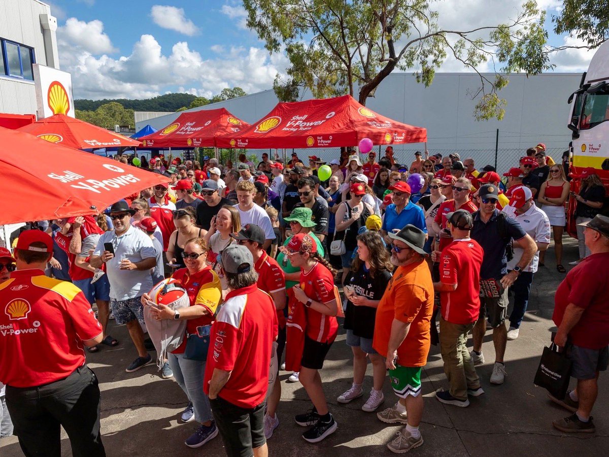 Todd_Hazelwood's tweet photo. Holy smokes, 2025 DJR Fan Day was unreal! 🤯

So many amazing @ShellVPowerRT supporters visited the workshop today. Thanks for all your amazing support and making me feel so welcome to the DJR family, great to see you all! 🙌🏼 

#THR x #ShellVPowerRacingTeam #DJR #Ford https://t.co/PEWdVihdBL