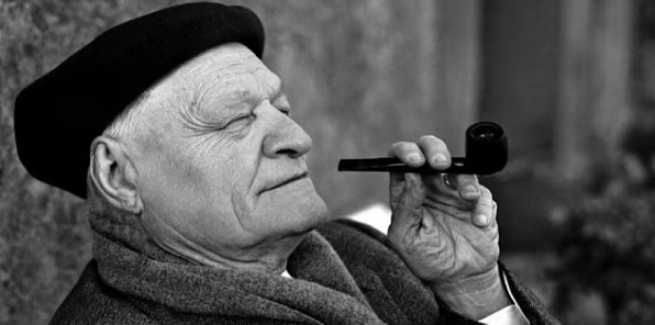 “Si sta come
d'autunno
sugli alberi
le foglie”
L'8 febbraio 1888, ad Alessandria d'Egitto, nasce Giuseppe Ungaretti