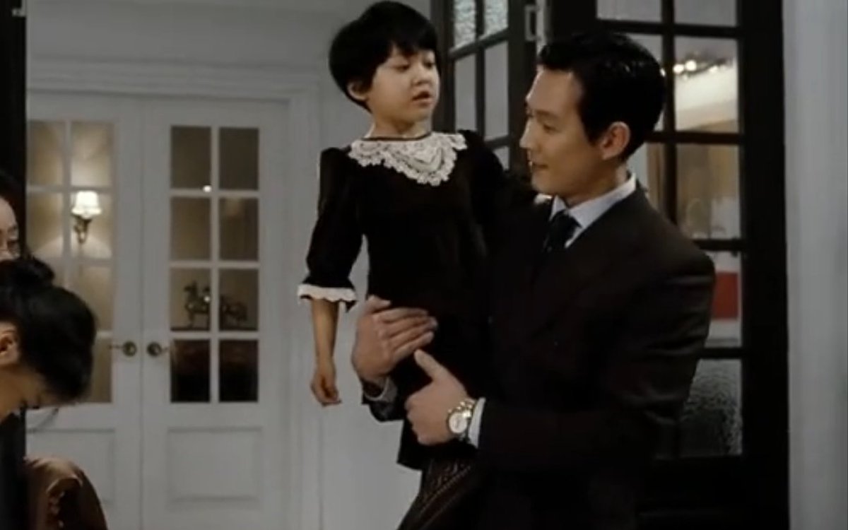 Euraysiasama's tweet photo. แอบอยากเห็นกีฮุนมีลูกแฝดกับพ่อใหญ่มาก T--T https://t.co/4Vkgws82N2
