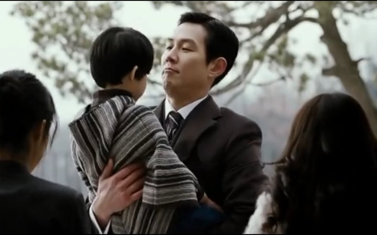 Euraysiasama's tweet photo. แอบอยากเห็นกีฮุนมีลูกแฝดกับพ่อใหญ่มาก T--T https://t.co/4Vkgws82N2