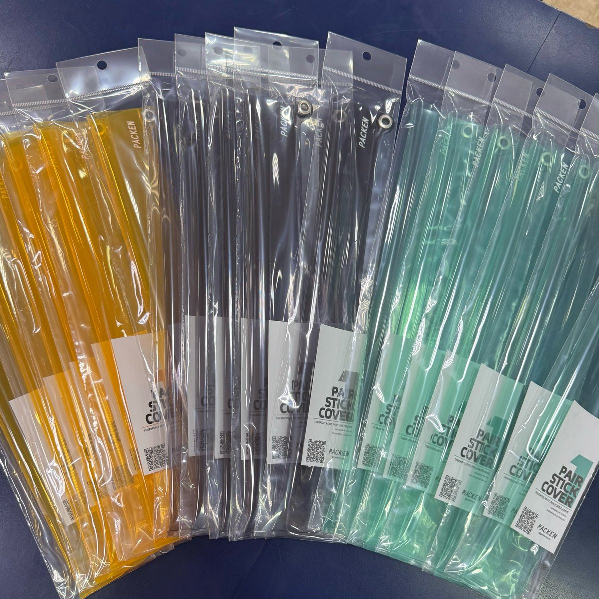 shima_sakudaira's tweet photo. 【#スティックケース】
スティックケース・ブランド #PACKEN (パッケン)より
1 pair stick coverがたくさん来ました！🎁✨
カラフル＆スタイリッシュなデザインで持ち歩きたくなるような素敵なモデルです👍
当店が長野県初出店の店舗となります！よろしくどーぞ！🙌 https://t.co/hY8maTZvtM