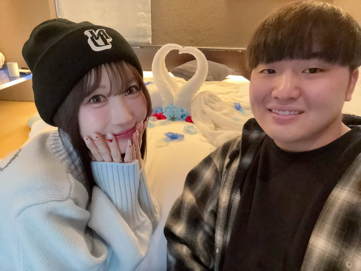 fukurena0924's tweet photo. まもるん誕生日おめでとう🎂💕
サプライズ成功して嬉しい😆
旅館たのしすぎて飛び跳ねた https://t.co/VciJpwZJCT