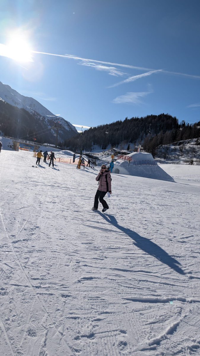 Mrs Cull in the wild still searching for her friends #phonehome #oooskifriends