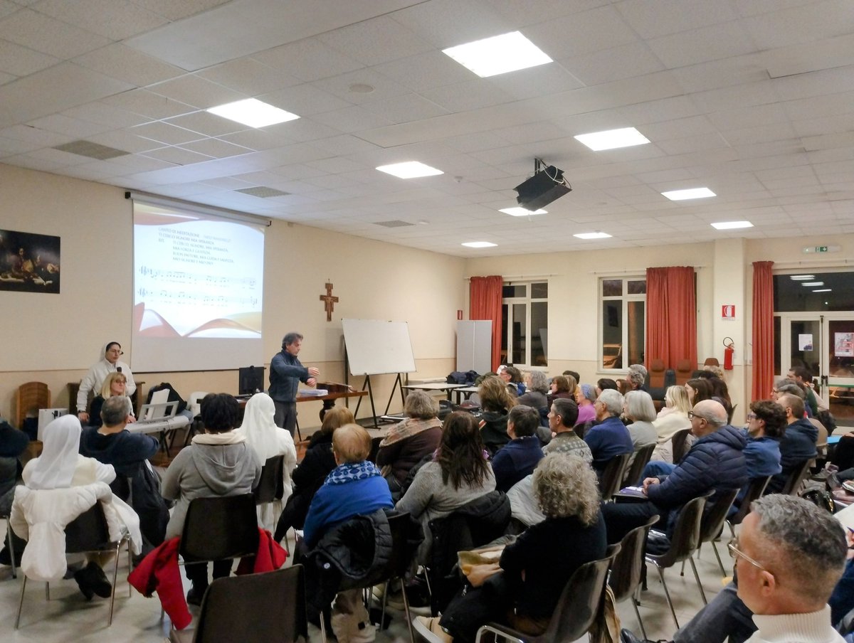 EnsembleSi's tweet photo. Successo al corso diocesano per animatori liturgici, l'arte di celebrare non si improvvisa ma è frutto di studio, lavori e passione https://t.co/e6mMNUDUTL