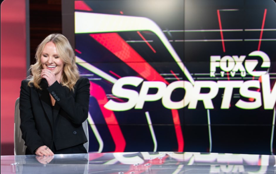 baileyocarroll's tweet photo. 2025 update: I’ve landed my dream job in my dream city! After 8 months filling in on sports at @KTVU, the Bay Area’s no. 1 station, I’m now the first female sports reporter &amp; a part of the Bay Areas first EVER women led sports production team! https://t.co/iniarQeiRk