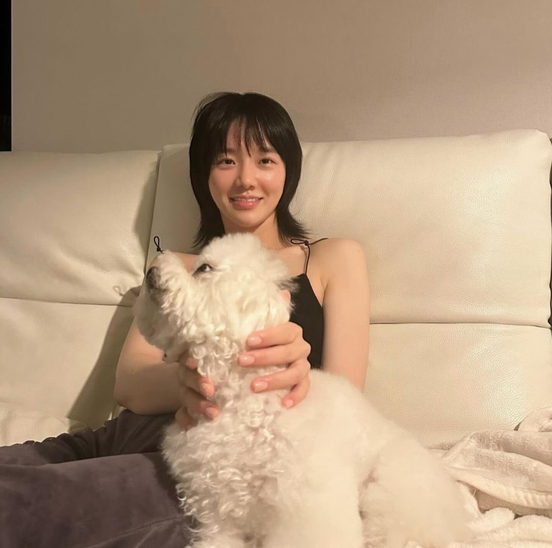 Edith Rue Leong, 1993.
Punya peliharaan juga, namanya mbek.