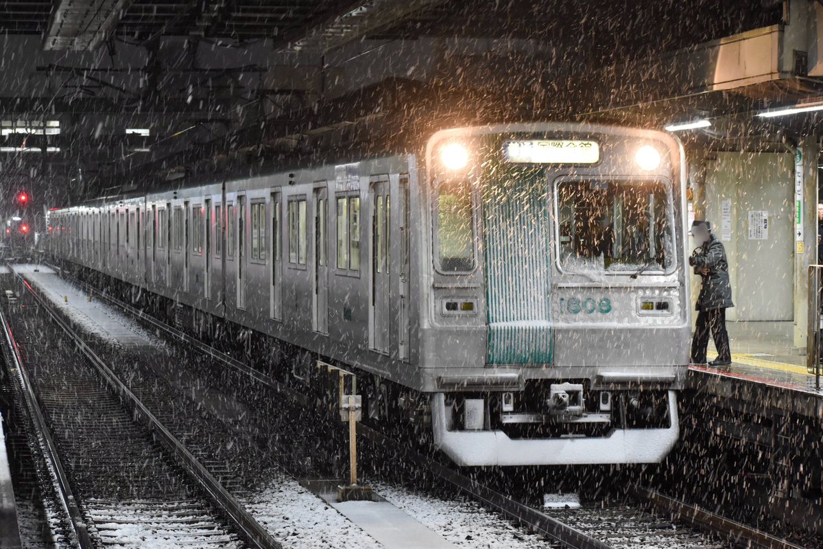 2025/2/7 京市交烏丸線10系1108F(KS08)

残り2本となった初期車の雪被り
今回が最後となるのでしょうか？