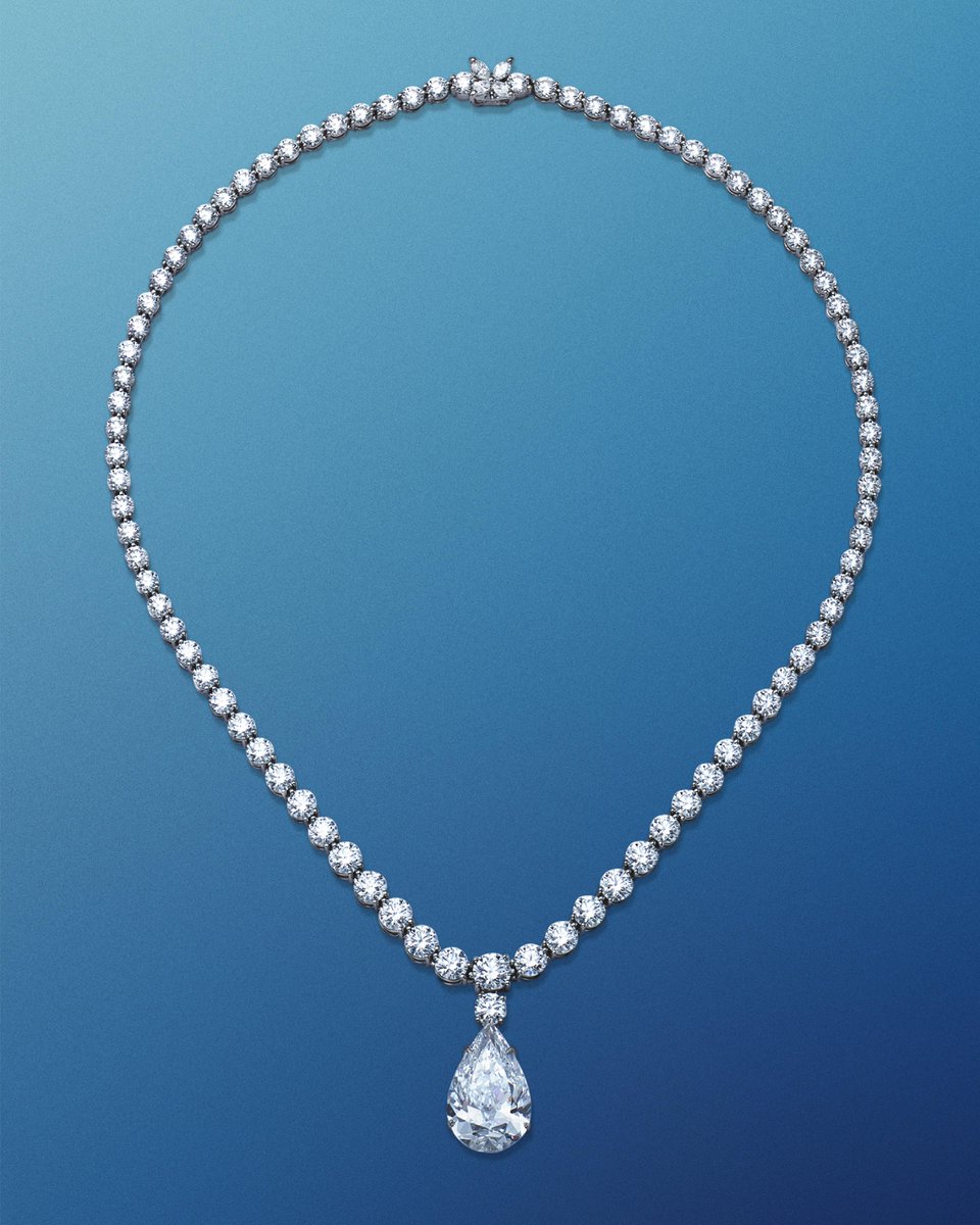 TiffanyAndCo's tweet photo. Mikey Madison walks the #CriticsChoice Awards red carpet wearing a Tiffany Victoria® necklace with a pear-shaped diamond with round brilliant and marquise diamonds. She completes her look with a pair of Tiffany Victoria® earrings with Akoya cultured pearls and marquise diamonds. https://t.co/G282Bp5CCu