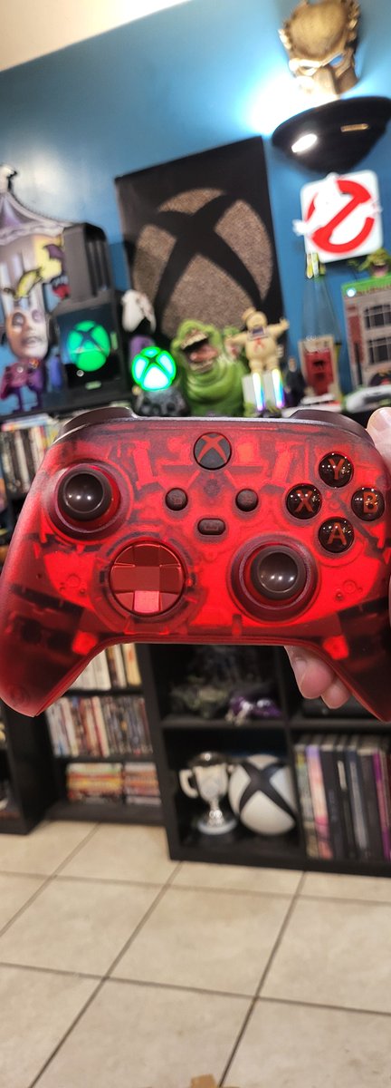 BeMyVictim's tweet photo. A true thing of beauty the Xbox Pulse Cipher Special Edition controller so ❤️‍🔥 I had to buy two of them @steinekin @xbox #xbox #pulseCipher https://t.co/tQYHW0Vyv3