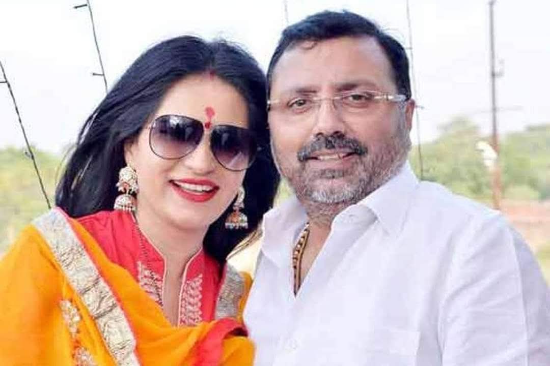 VisheshYdv99's tweet photo. सुना है निशिकांत दुबे ने अपनी बहन से शादी की है, क्या ये सत्य है...?
#facebookViralpost https://t.co/y4En6WhPqh