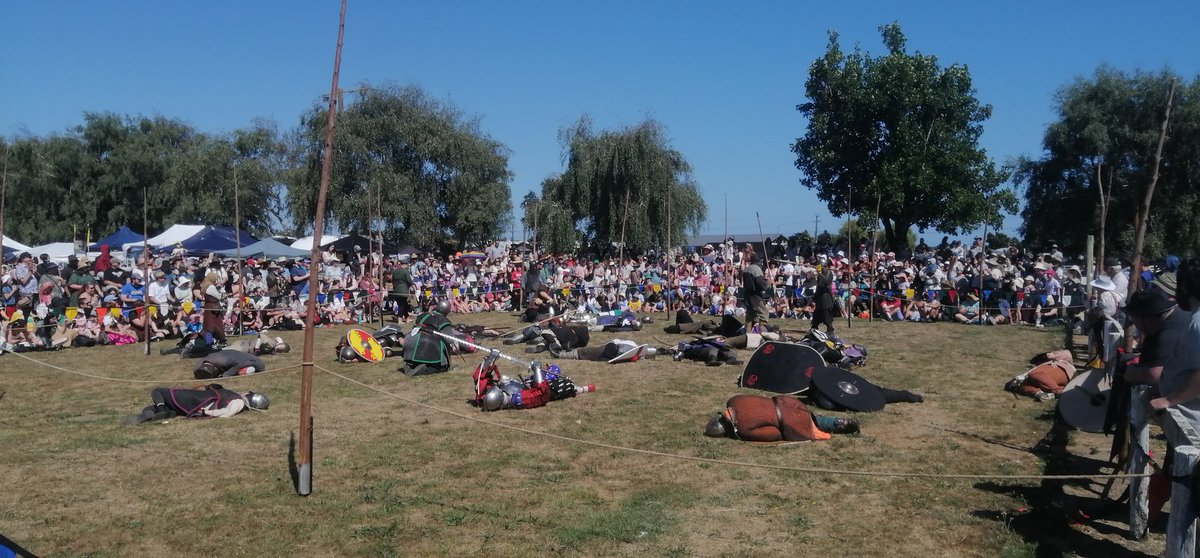 Thomas_D_NZ's tweet photo. Great morning at the Levin medieval market today. https://t.co/CKV4mt9FxH