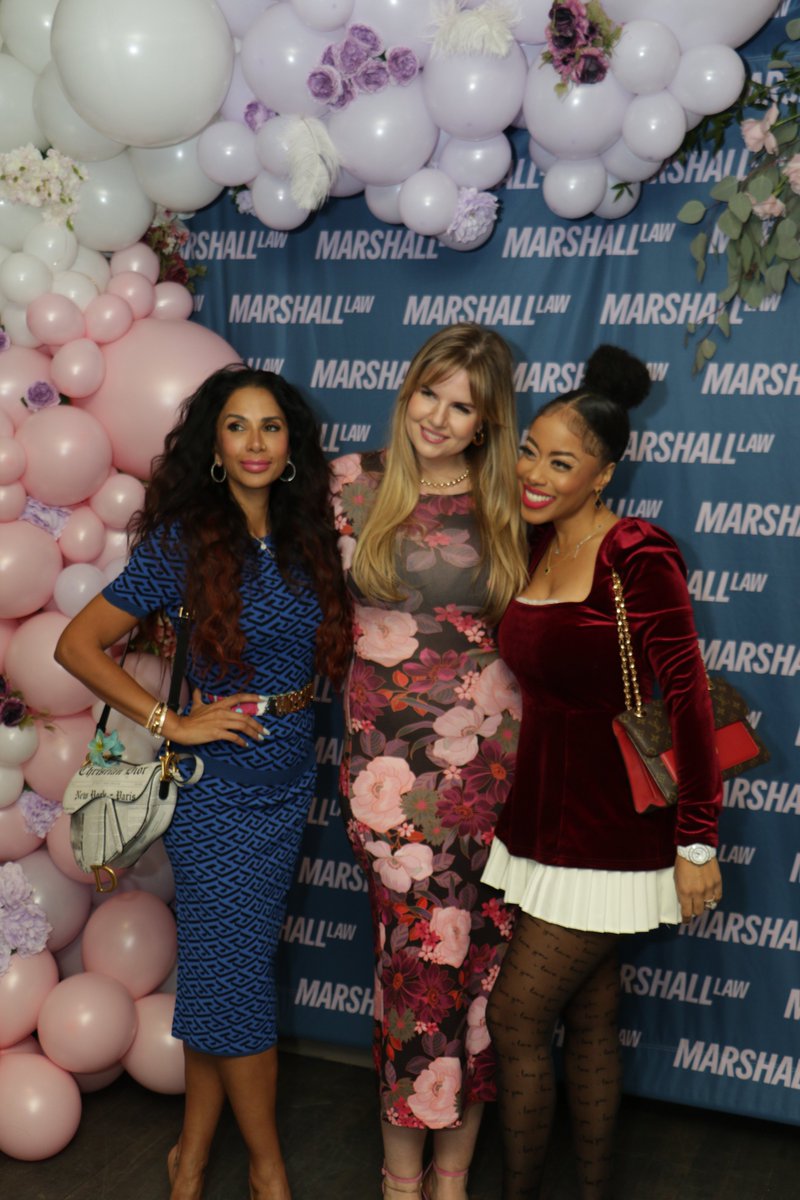 Sometimes we put on pretty dresses and celebrate big moments <a href="/Muneezalawyer/">Muneeza aka Noah’s mom</a> <a href="/Patricia_J/">𝐏𝐀𝐓𝐑𝐈𝐂𝐈𝐀 𝐉𝐀𝐆𝐆𝐄𝐑𝐍𝐀𝐔𝐓𝐇</a>