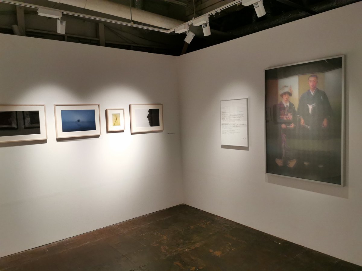 hyperneko_X's tweet image. 「Roots」ブルームギャラリー
内倉真一郎、北義昭、田中一泉、福島耕平､林直の五人グループ展。技術的・テーマ的に多彩で発見が色々あり。北、田中、福島の３名は初お目見えで貴重な機会。特に北義昭は写真と思えない、抽象画のような作品で、しかし微妙に3D立体視でき、不思議な体感を得られる