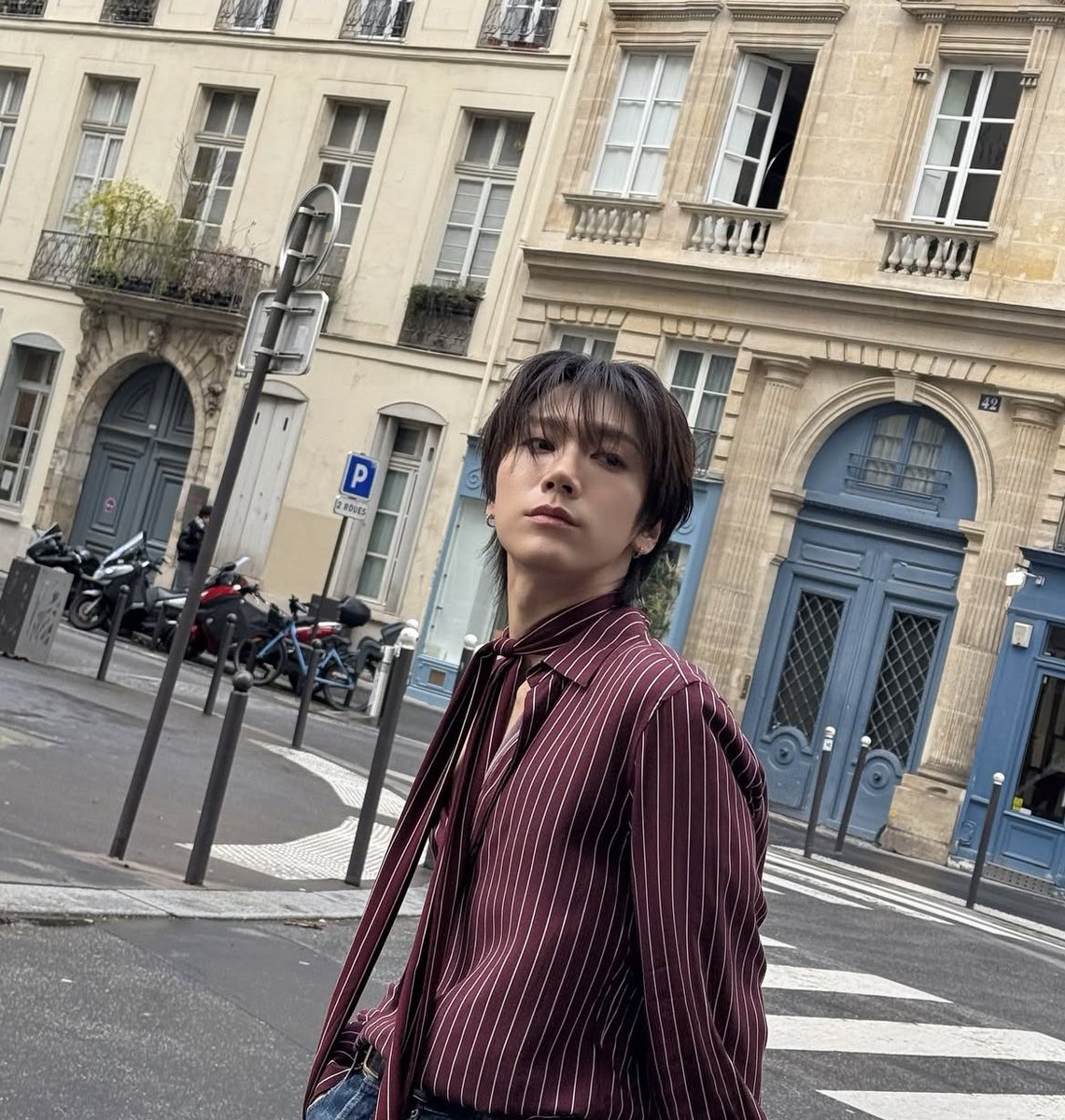 BlindingDark_'s tweet photo. Fancy in Paris https://t.co/d4N9OSllNn