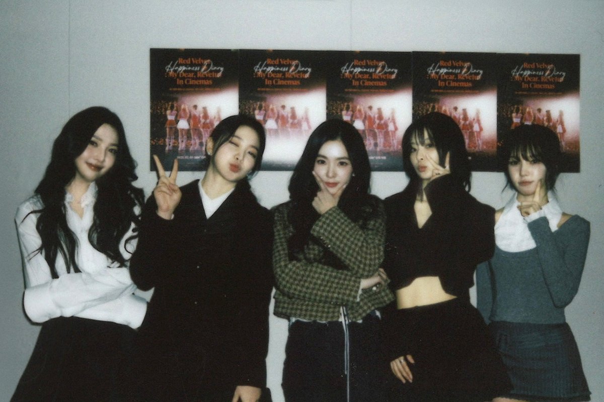 RVsmtown's tweet image. Happiness🩷💛💙💚💜

#레드벨벳 #RedVelvet
#RedVelvetHappinessDiary
#MyDearReVe1uvInCinemas
#레드벨벳해피니스다이어리마이디어레베럽인시네마