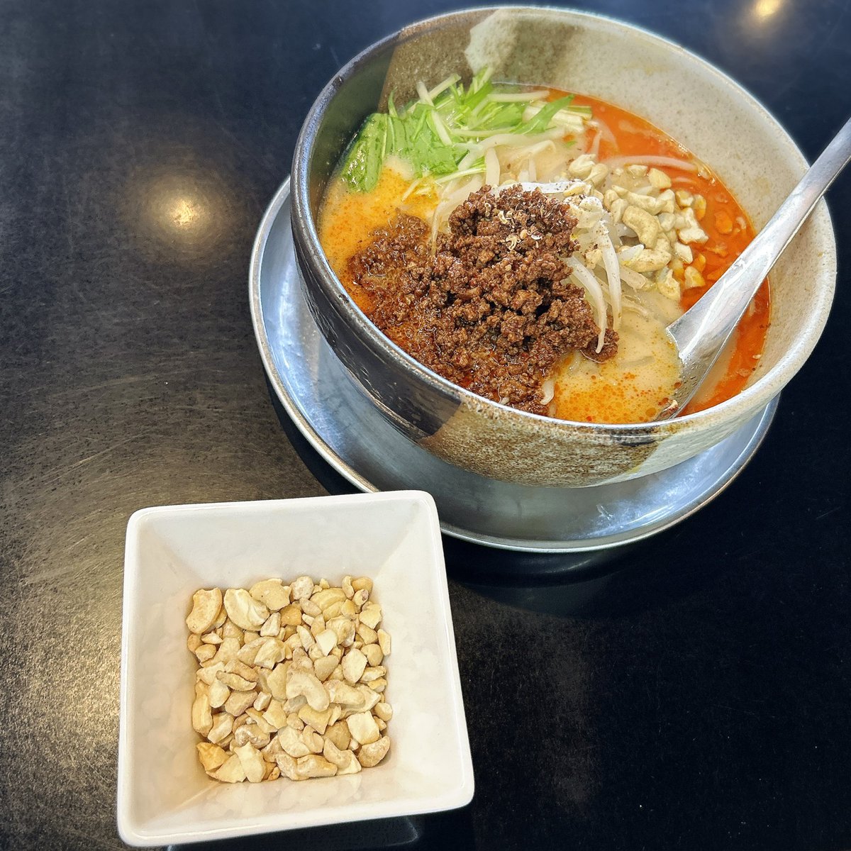 shi2za's tweet photo. 麺坊 炗 @岐阜市
しびれ味噌担々麺中盛(カシューナッツ増し)+白御飯
心地良い痺れでクリーミー😋
#麺坊ひかり https://t.co/CiENbWlgRZ