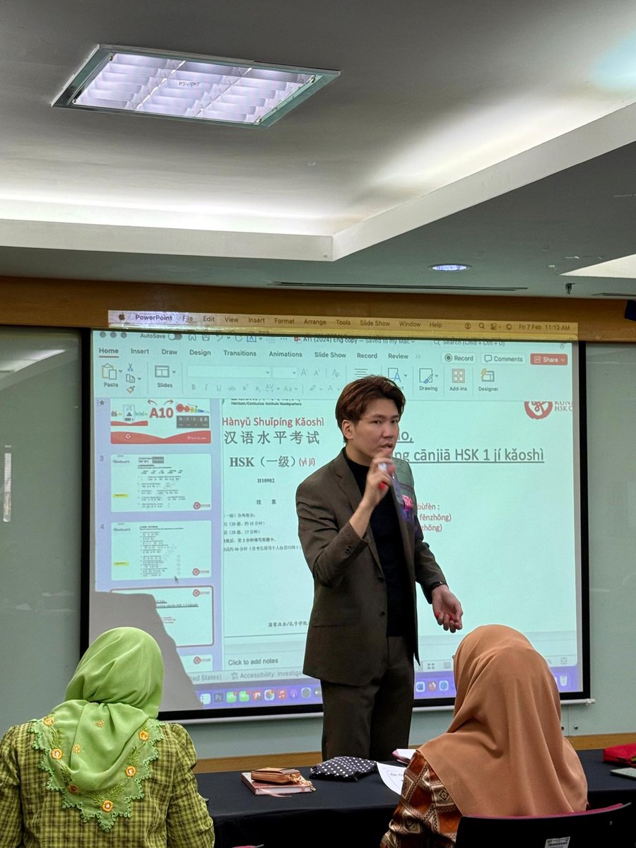 dearfarrz's tweet photo. BERNAMA Mock Test with Master Sifu Kent !! Jiayouu all 💫 if berminat nak pandai cakap mandarin mcm mereka, boleh tekan link wasap di bawah ye, saya bantuu😊
https://t.co/OxT3m1z3oG farah laoshi

#mandarin #onlineclass #learmandarin #education #kunkwan #belajaronlinedarirumah https://t.co/A8uUQnbek8